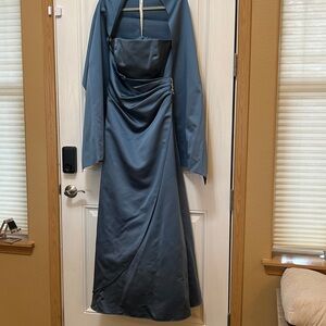 David's Bridal Strapless Formal Satin Gown With Matching Shaw Oasis Size 10.